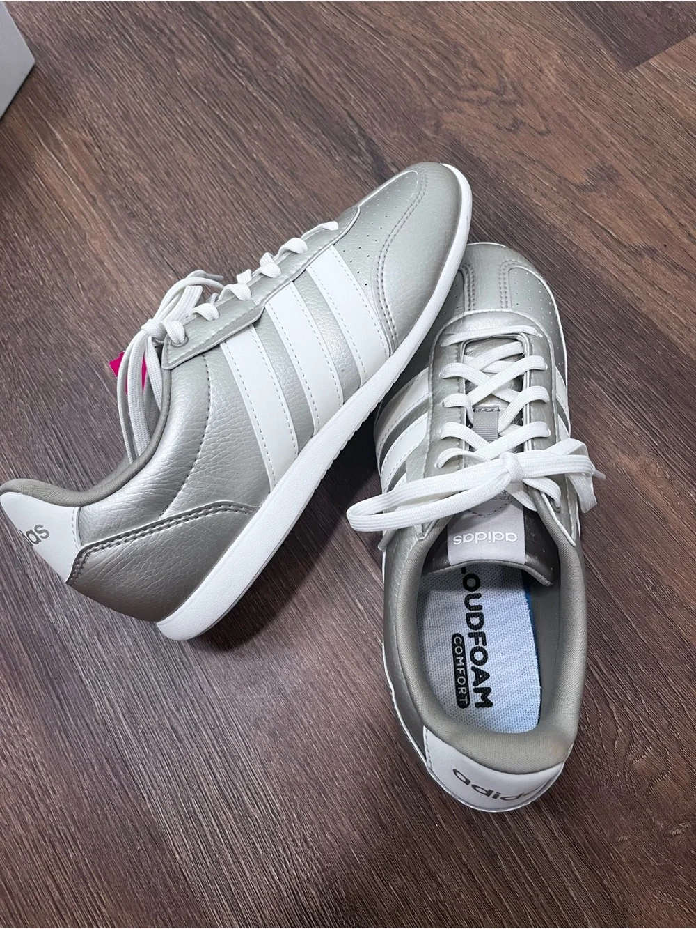 Adidas Barreda Lo in Cyber Metallic Sneaker - Cloudfoam Comfort Size 7